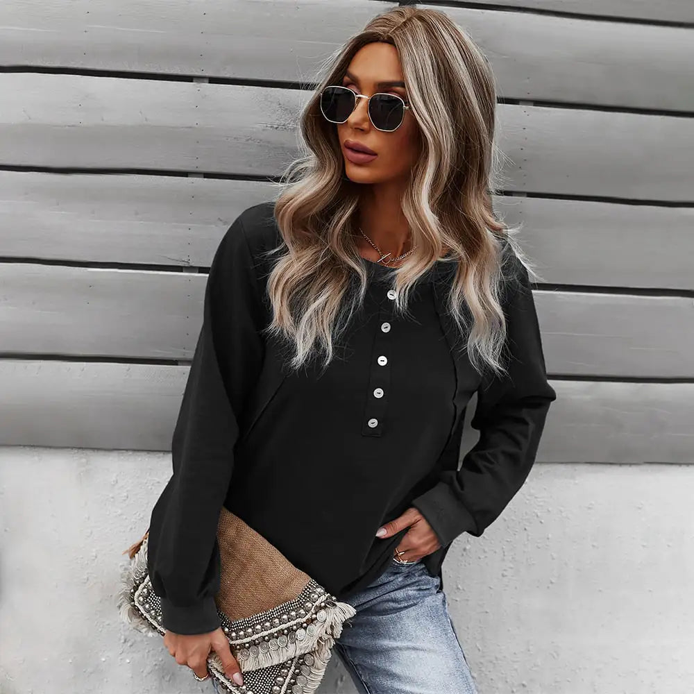 Women's long-sleeved crew neck sweater