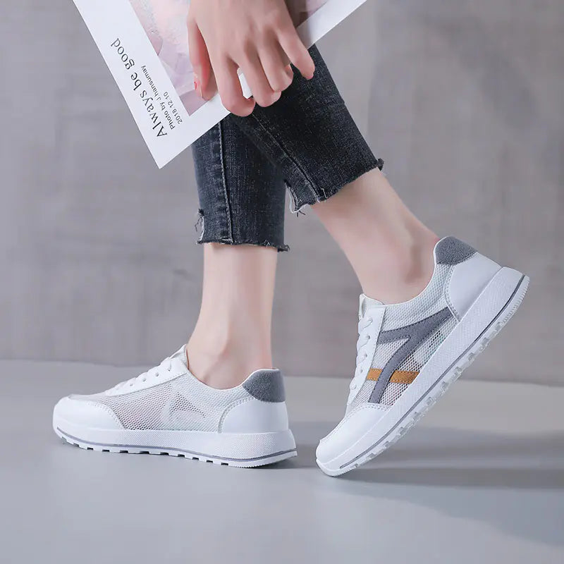 Lightweight sneakers for women