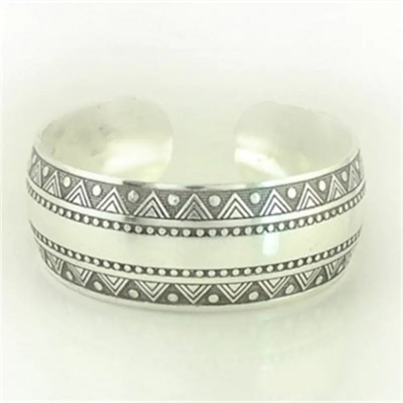 Pulsera vintage Miao de plata tallada para mujer