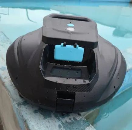 Robot limpiador de piscinas inalámbrico - Vant