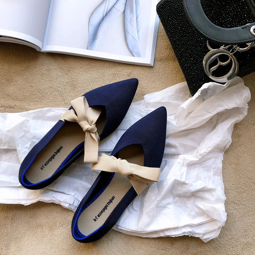 Casual flat boat shoes with Mary Jane style bow